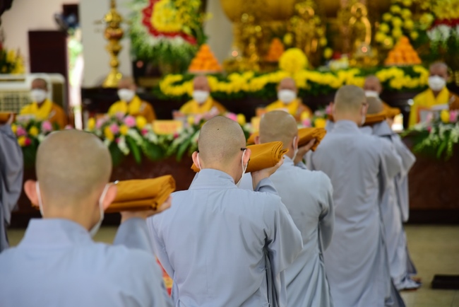 Lễ truyền giới Sa di Phương Trượng